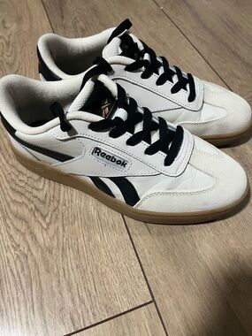 Reebok Sneakers